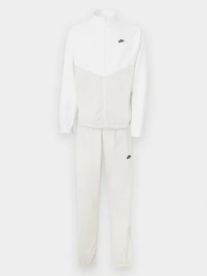 Dres Nike biały
