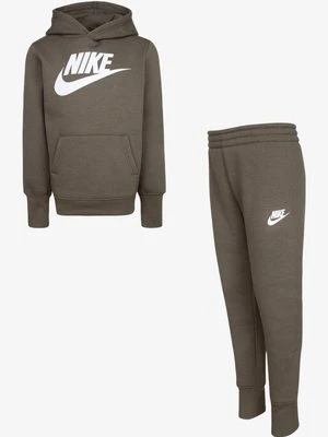 Dres Nike khaki