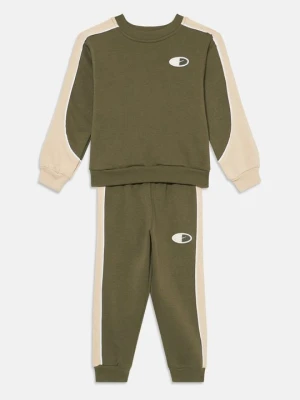 Dres Nike khaki