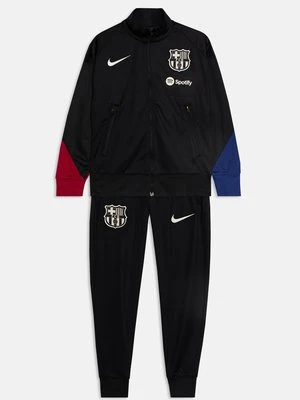 Dres Nike Performance