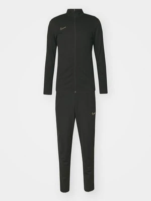 Dres Nike Performance