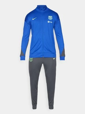 Dres Nike Performance