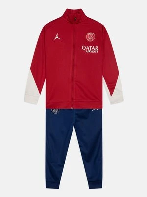 Dres Nike Performance