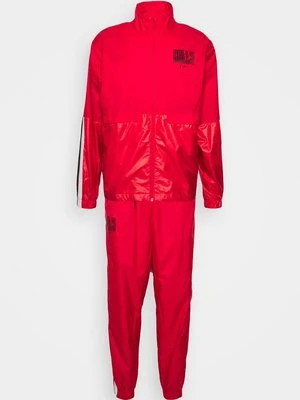 Dres Nike Performance