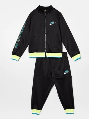 Dres Nike Performance