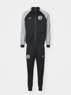 Dres Nike Performance