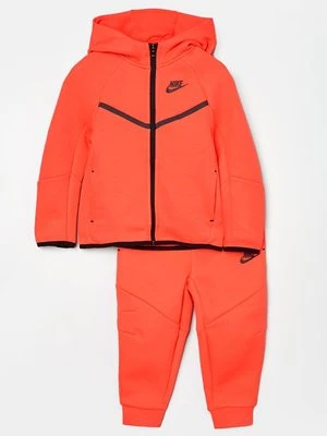 Dres Nike Performance