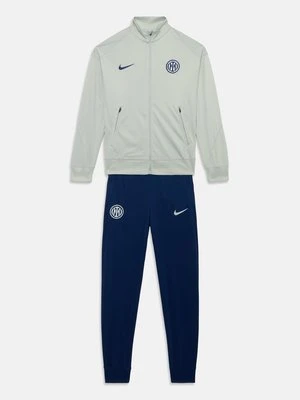 Dres Nike Performance