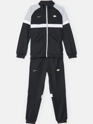 Dres Nike Performance