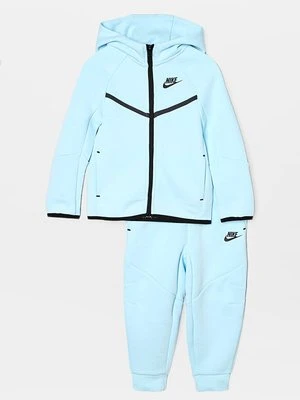 Dres Nike Performance