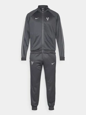 Dres Nike Performance