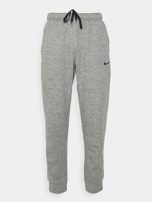 Dres Nike Performance