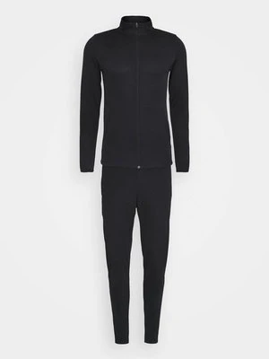 Dres Nike Performance