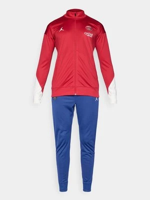 Dres Nike Performance