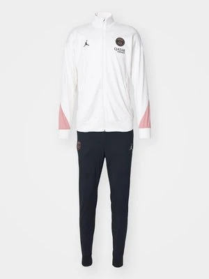 Dres Nike Performance