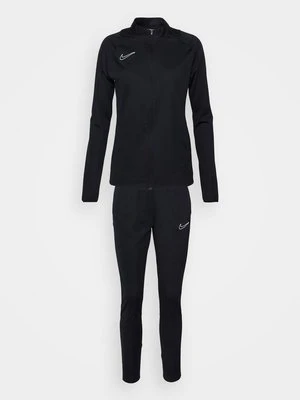 Dres Nike Performance