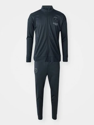 Dres Nike Performance