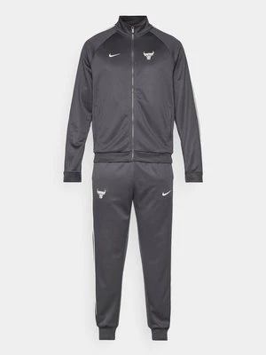 Dres Nike Performance