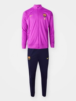 Dres Nike Performance