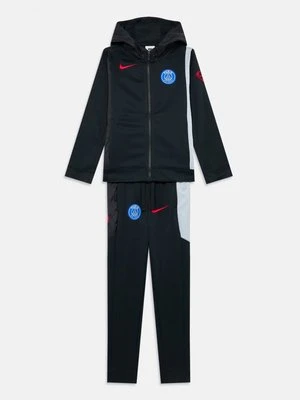 Dres Nike Performance