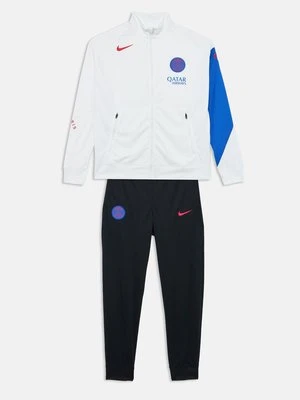 Dres Nike Performance