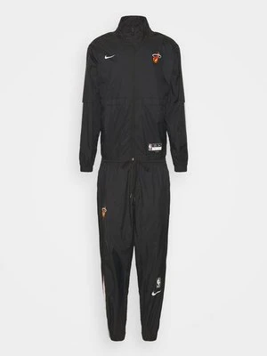 Dres Nike Performance