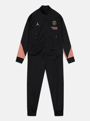 Zdjęcie produktu Dres Nike Performance