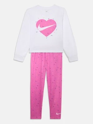 Dres Nike różowy