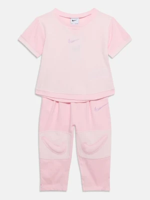 Dres Nike różowy