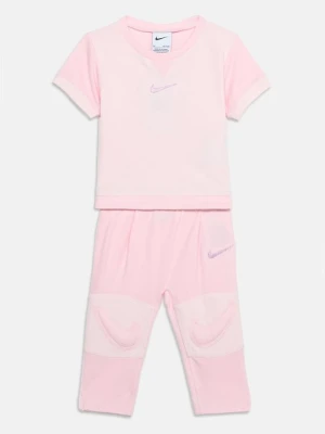 Dres Nike różowy