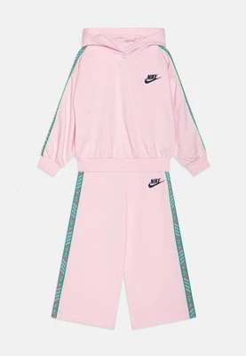 Dres Nike Sportswear