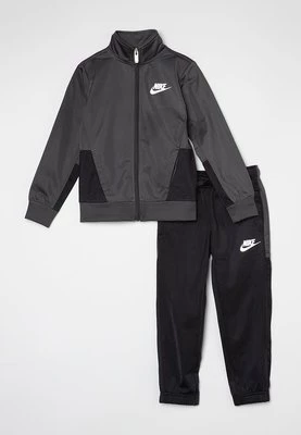 Dres Nike Sportswear