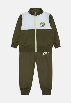 Dres Nike Sportswear