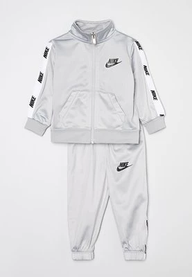 Dres Nike Sportswear