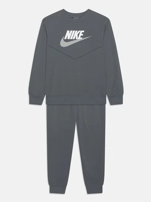 Dres Nike Sportswear