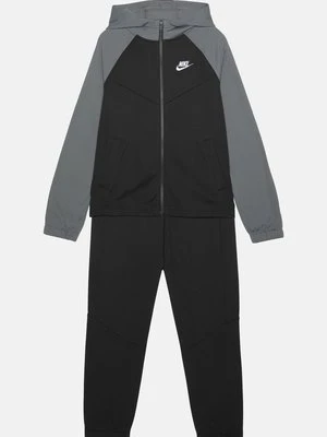 Dres Nike Sportswear