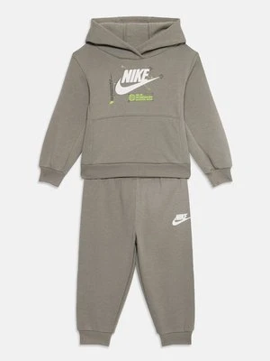 Dres Nike Sportswear