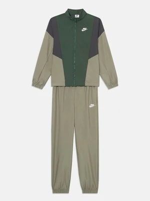 Dres Nike Sportswear