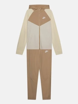 Dres Nike Sportswear