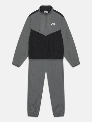 Dres Nike Sportswear