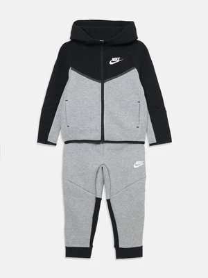 Dres Nike Sportswear