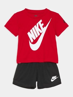 Dres Nike Sportswear