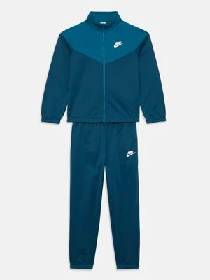 Dres Nike niebieski