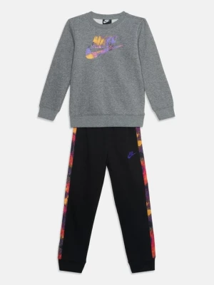 Dres Nike szary