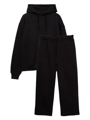 Dres PULL&BEAR