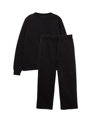 Dres PULL&BEAR
