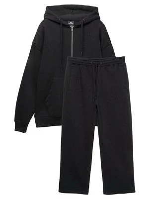 Dres PULL&BEAR