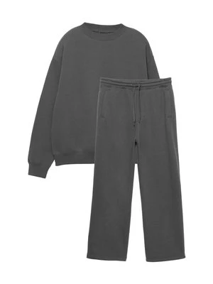 Dres PULL&BEAR