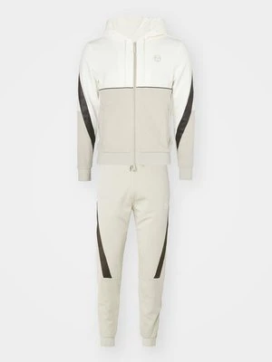 Dres Sergio Tacchini