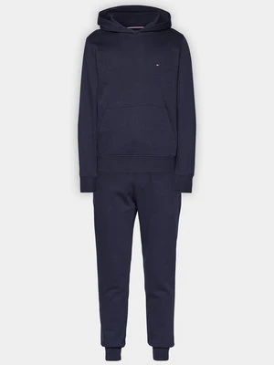 Dres Tommy Hilfiger
